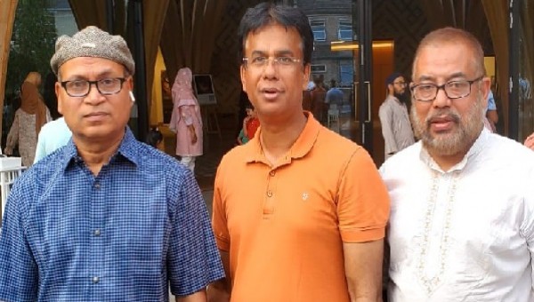 মাঝে ব্রিটিশ-বাংলাদেশি কমিউনিটির সুপরিচিত মুখ, সাহিত্যিক ও পেশাজীবী হিসাবরক্ষক আবু তাহের