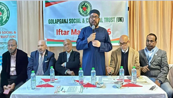 গোলাপগঞ্জ সোশ্যাল এন্ড কালচারাল ট্রাস্ট ইউকে-এর দ্বি-বার্ষিক সাধারণ সভায় বক্তব্য রাখেন সংগঠনের প্রধান নির্বাচন কমিশনার আব্দুল মুনিম জাহেদী ক্যারল