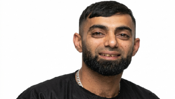 ল্যাঙ্কাশায়ারের বাসিন্দা ৩৭ বছর বয়সী ব্রিটিশ-পাকিস্তানি নাগরিক নাদিম হোসেন