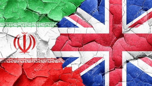 ইরান ও ব্রিটেনের পতাকা