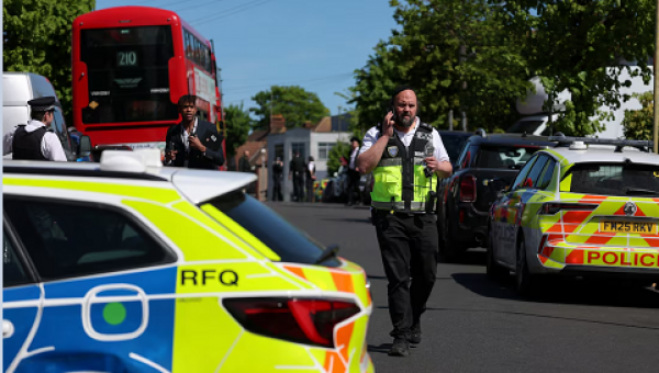 লন্ডনে ছুরিকাঘাতে গুরুতর আহত দুই ইহুদি